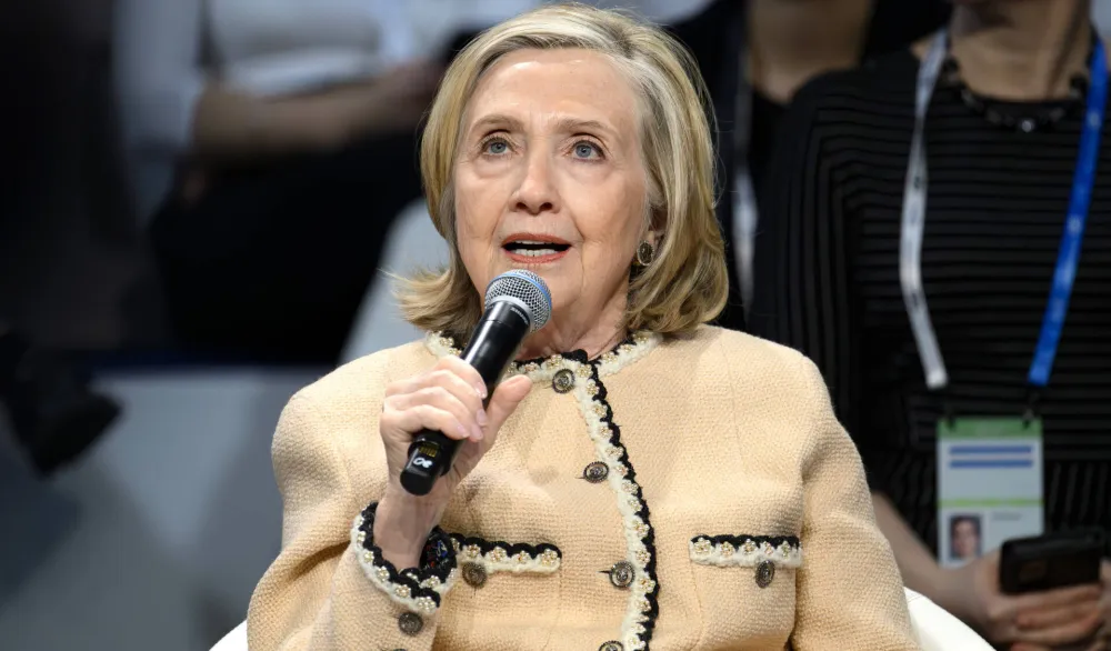 Hilari Klinton u Minhenu: Dosijei o Epstinu otkrivaju &bdquo;zaista užasne informacije&rdquo;