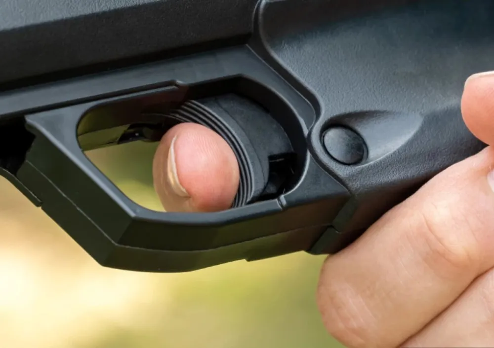 Cetinjan procesuiran nakon &scaron;enlučenja; u vozilu pronađen i oduzet Glock