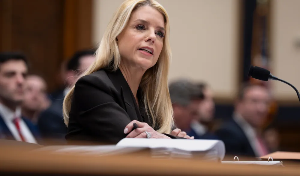 Tužiteljka: Objavljeni svi Epstajnovi dosijei, sadrže vi&scaron;e od 300 poznatih imena