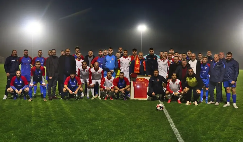 Zajednička fotografija igrača dva kluba