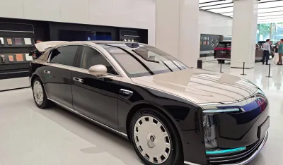 (FOTO) Luksuzni Maextro S800 u Kini pobijedio Seriju 7 i S klasu