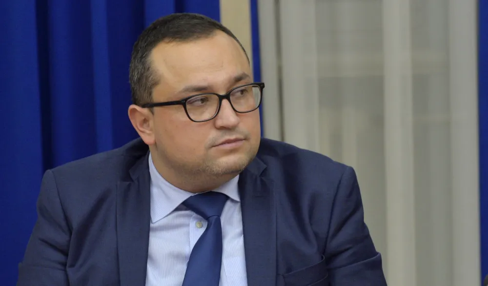 Ćeman: Osloboditi plaćanja doprinosa poslodavca koji zaposli osobu koja je na birou duže od osam godina