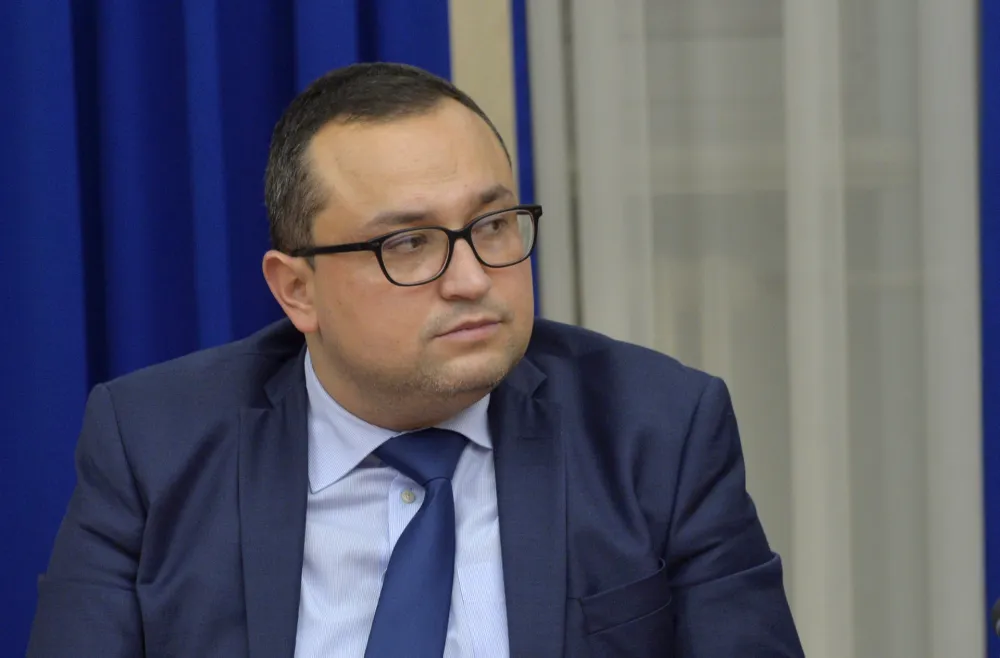 Ćeman: Osloboditi plaćanja doprinosa poslodavca koji zaposli osobu koja je na birou duže od osam godina