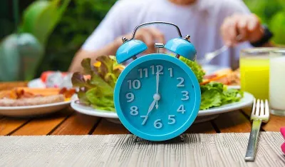 Istraživanje pokazalo da povremeni post ne donosi bolje rezultate od uobičajnih dijeta