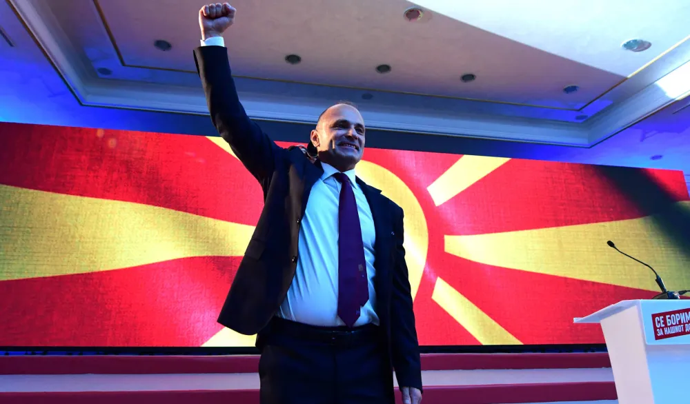 Filipče: Mickoski koristio vladin avion za odlazak na odmor, a nema para za povećanje plata