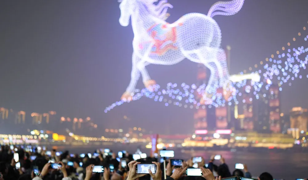 (FOTO) Spektakl u Kini: Stigla godina Vatrenog konja