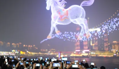 (FOTO) Spektakl u Kini: Stigla godina Vatrenog konja