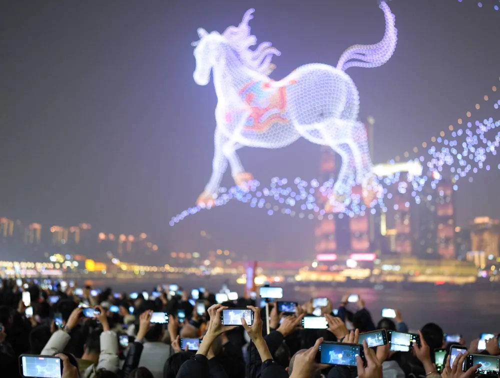 (FOTO) Spektakl u Kini: Stigla godina Vatrenog konja