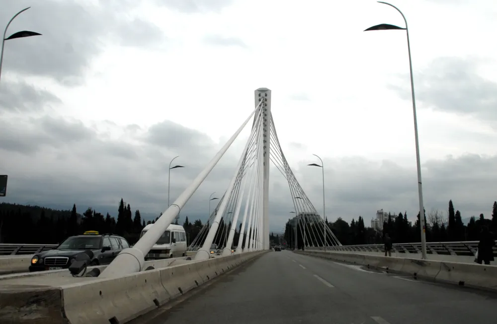 (VIDEO) Oblačno sa sunčanim intervalima, do 15 stepeni