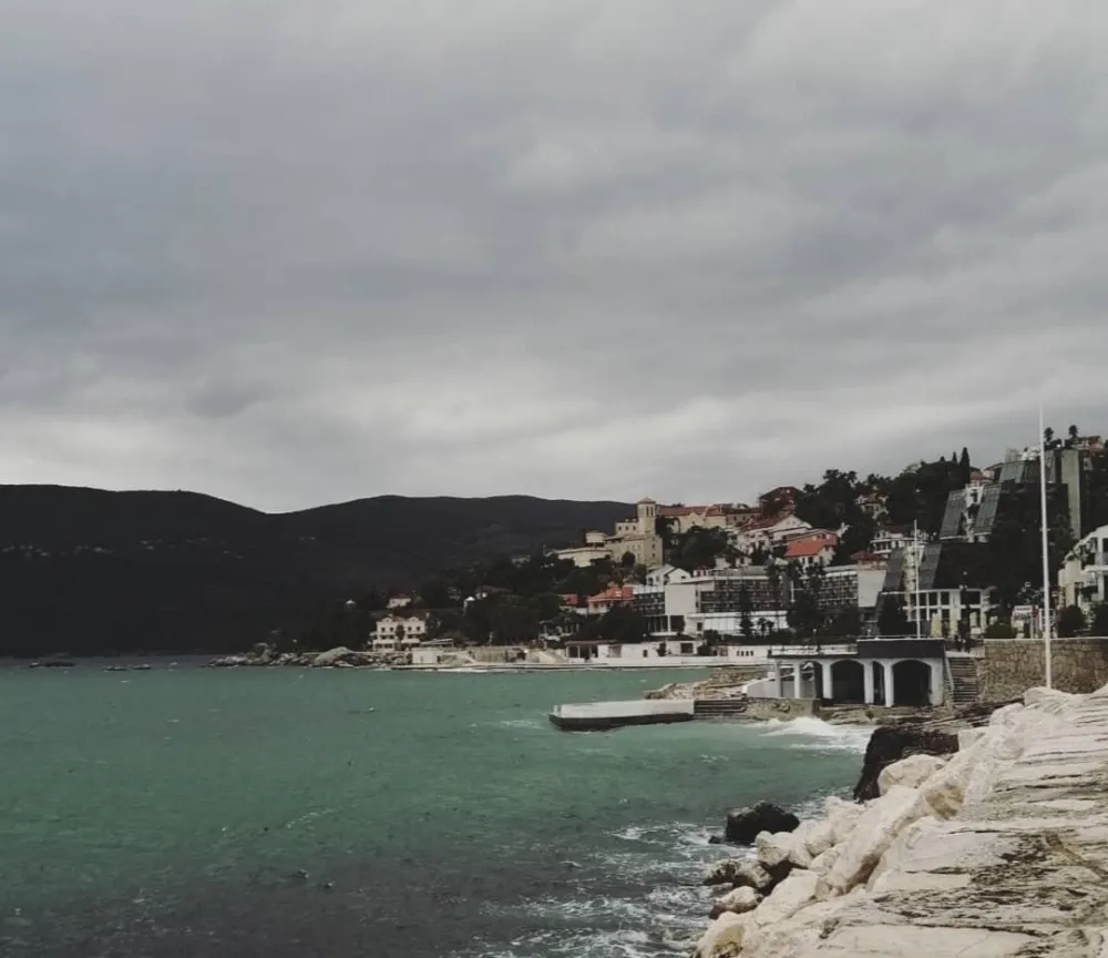 Sjutra narandžasti meteo-alarm: Jak vjetar i obilna ki&scaron;a