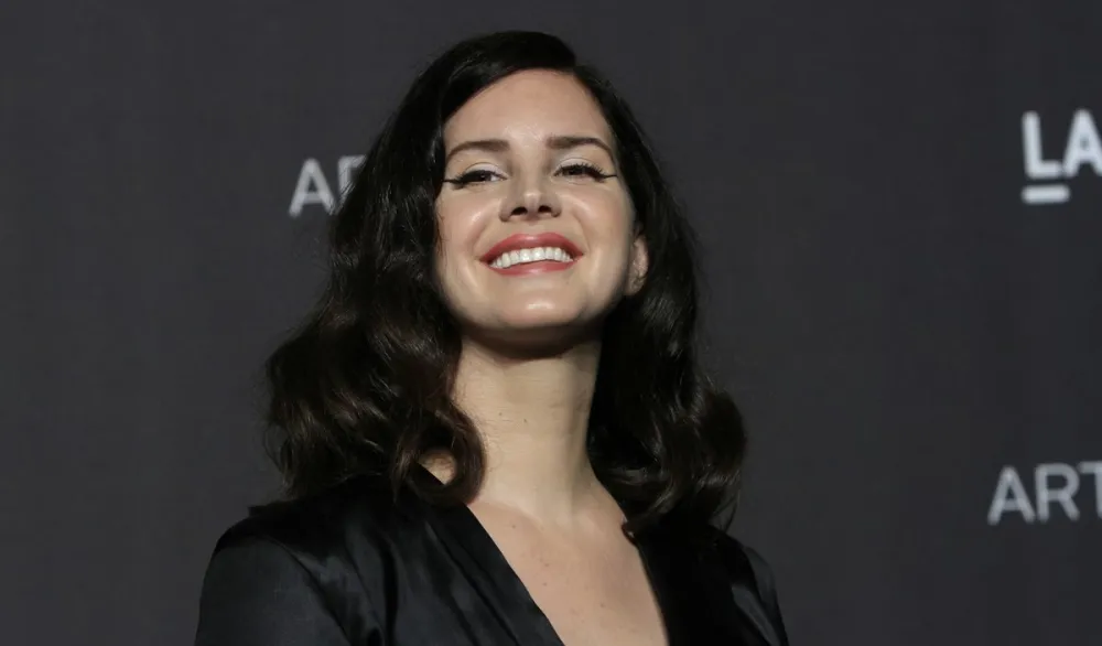 Lana Del Rej objavila singl &ldquo;White Feather Hawk Tail Deer Hunter&rdquo;