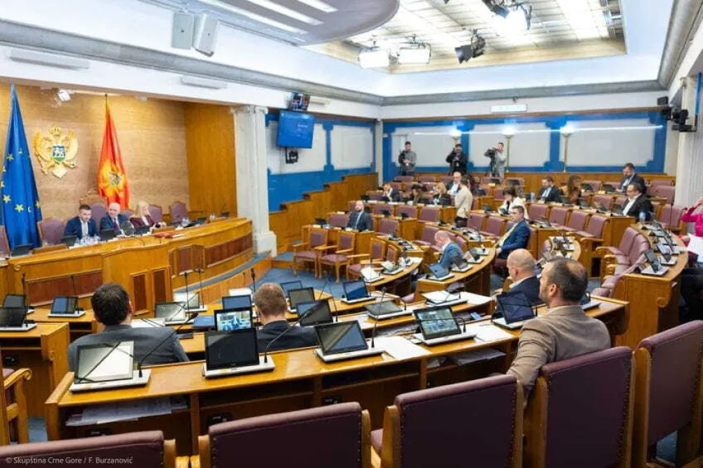 &Scaron;ahmanović: Sporazum o energetici sa UAE razvojni, tehnolo&scaron;ki i civilizacijski; Mikić: Samotan potez