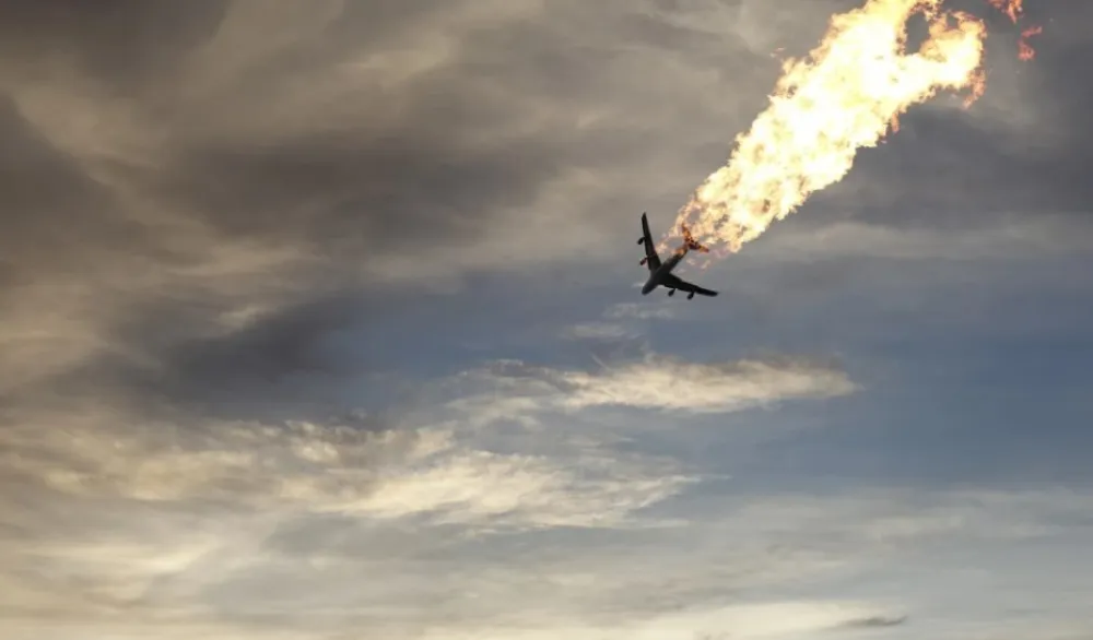 Sru&scaron;io se iranski vojni avion