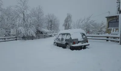 (FOTO/VIDEO) Neprohodan put ka Kučkim Koritima, čekaju čistač