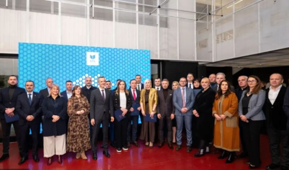 UCG uručio vi&scaron;e od 100 stipendija kroz program &ldquo;Stipendije najboljima, posao kod najboljih&rdquo;