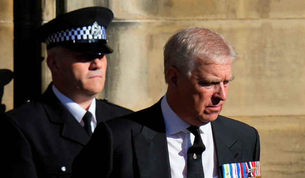 Skaj njuz: Razmatra se zakon o uklanjanju Endrua iz kraljevske linije nasljeđivanja