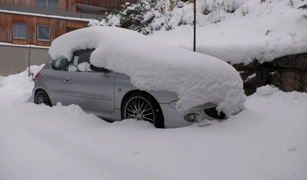 (FOTO) Nevrijeme u Austriji: Četiri žrtve u lavinama, ka&scaron;njenja na aerodromu