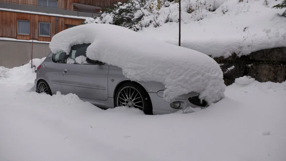 (FOTO) Nevrijeme u Austriji: Četiri žrtve u lavinama, ka&scaron;njenja na aerodromu