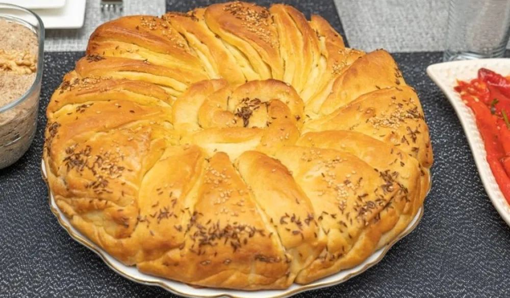 Napravite rolovanu pogaču sa sirom