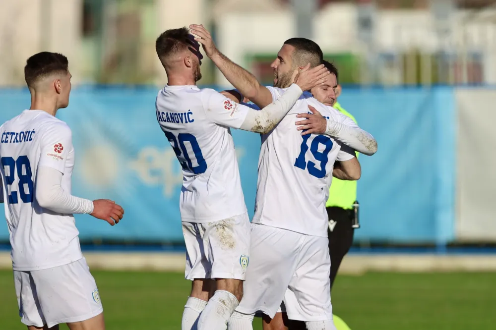 Arsenal slavio u primorskom derbiju