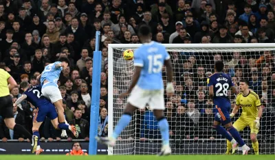 Nika&nbsp;O'Rajli dvostruki strijelac