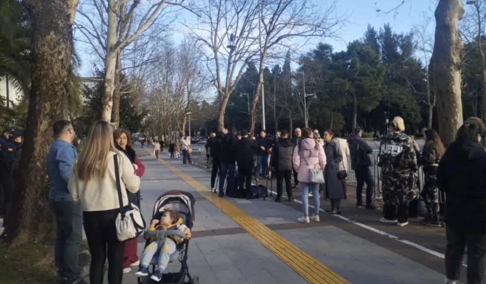 Održan protest ispred Skup&scaron;tine zbog obavezne vakcinacije: &bdquo;Hoćemo pravo na izbor&ldquo;