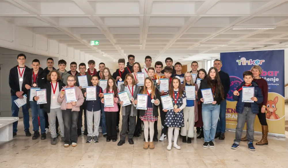 Gimnazijalcima 12 medalja