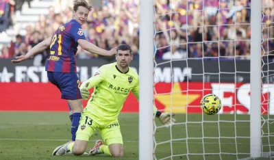 De Jong strijelac u trijumfu Barselone