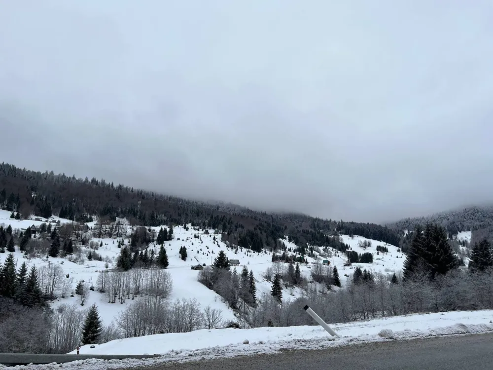 Jo&scaron; ni&scaron;ta od povezivanja Jelovice sa skijali&scaron;tem Kola&scaron;in 1600: Strategija i planova ne fali, ali gondole nema