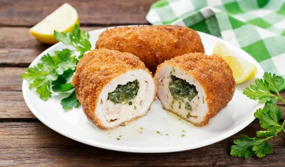 Pripremite pileći file punjen spanaćem&nbsp;i sirom