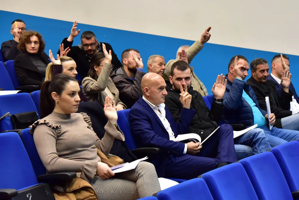 Mijenja se odluka o naknadama za rad odbornika u SO Zeta: Za vjenčanja umjesto 18 primaće 40 eura