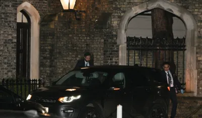 Uhap&scaron;en biv&scaron;i britanski ambasador u SAD i laburistički ministar Mendelson zbog veza sa Epstinom