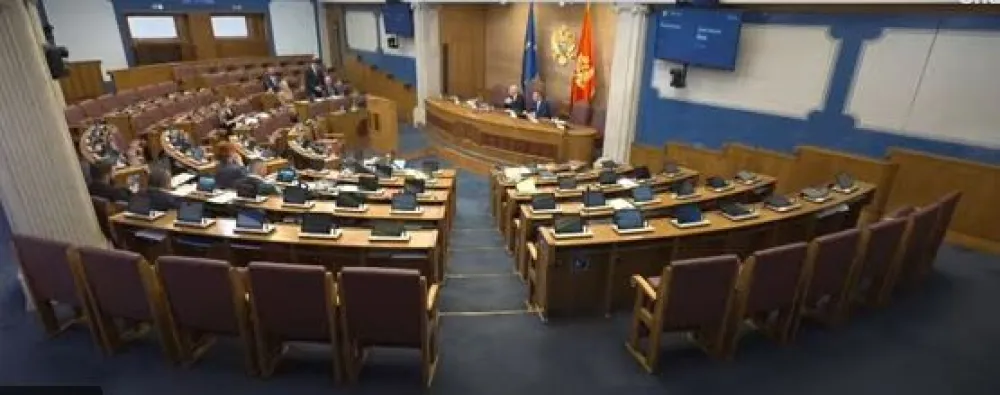 Vuksanović: Partije žele monopol i nad nacijom