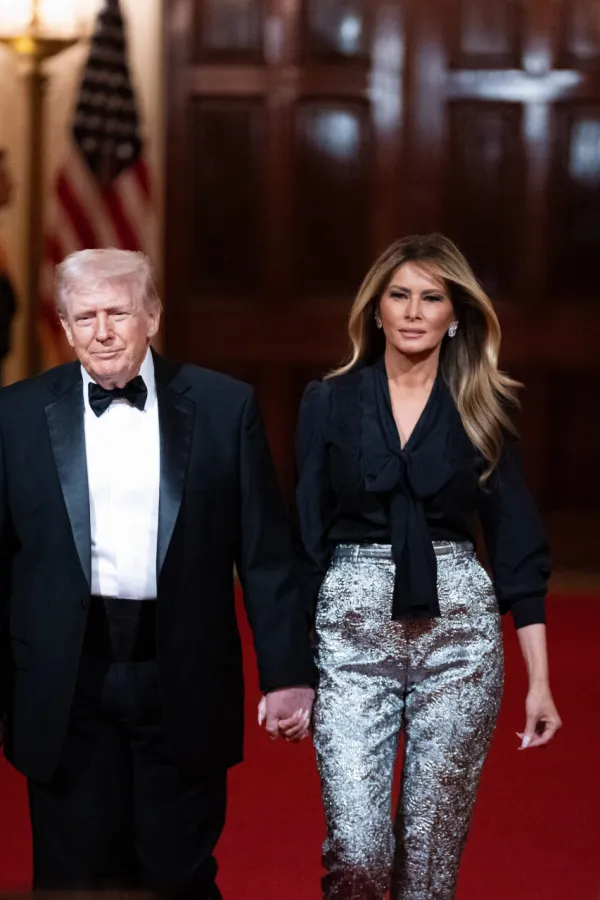 Melaniju kritikovali zbog stajlinga: Metalik pantalone nisu primjerene