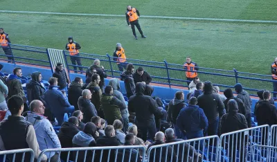 Navijači Budućnosti na zapadnoj tribini