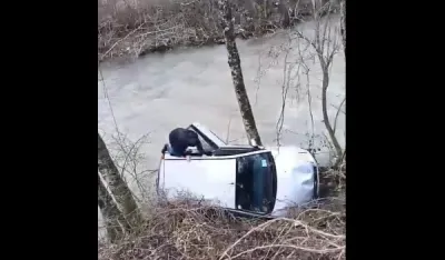 (VIDEO) Bijelopoljac spasio mu&scaron;karca koji je kolima sletio u rijeku