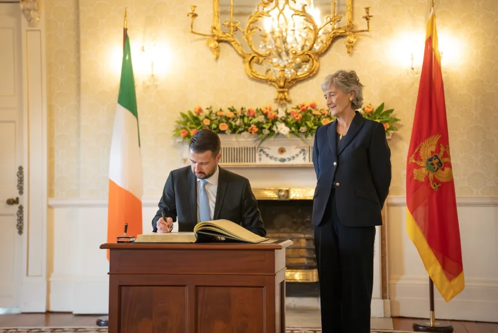 (FOTO) Milatović u Dablinu: Nova stranica prijateljstva i snažna podr&scaron;ka evropskoj budućnosti Crne Gore