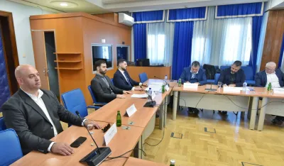 (UŽIVO) Radulović: Ne prodajemo aerodrome, dajemo ih u zakup na 30 godina