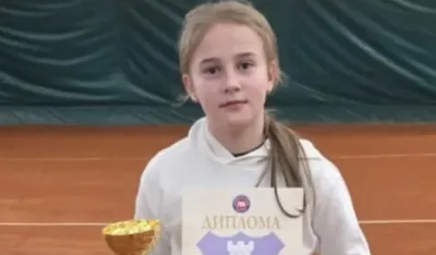 Filmona Radoman sa peharom