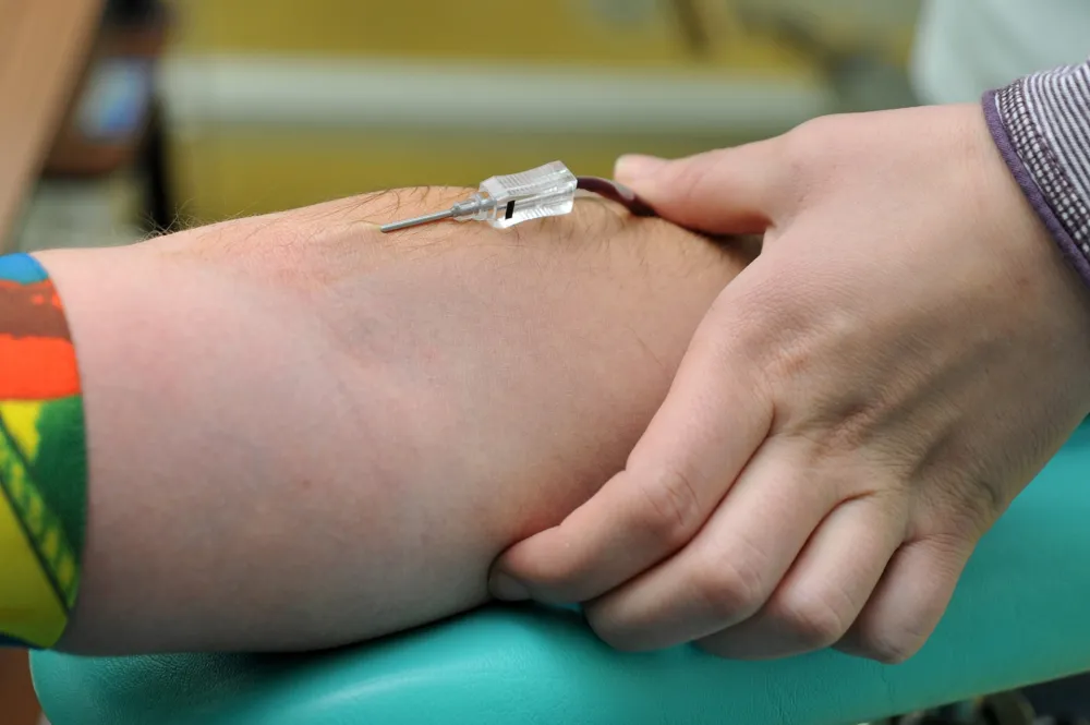 Iz Zavoda za transfuziju krvi poručili da dragocjenu tečnost ne naplaćuju: Ulićević tvrdi da privatnici prodaju krv