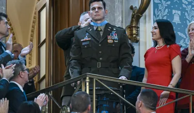 Tramp dodijelio Medalju časti pilotu koji je učestvovao u hap&scaron;enju Madura u Kongresu