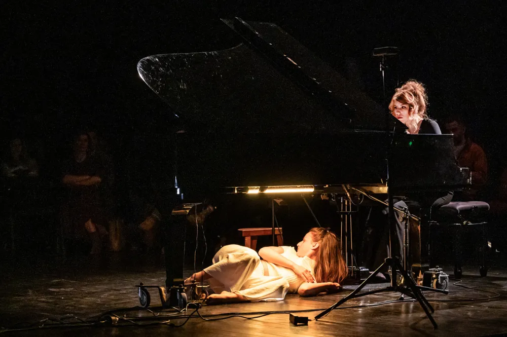 Детаљ из перформанса Марије Митровић