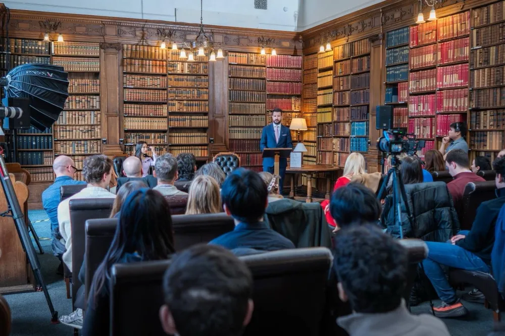 Jakov Milatović na Okfordu