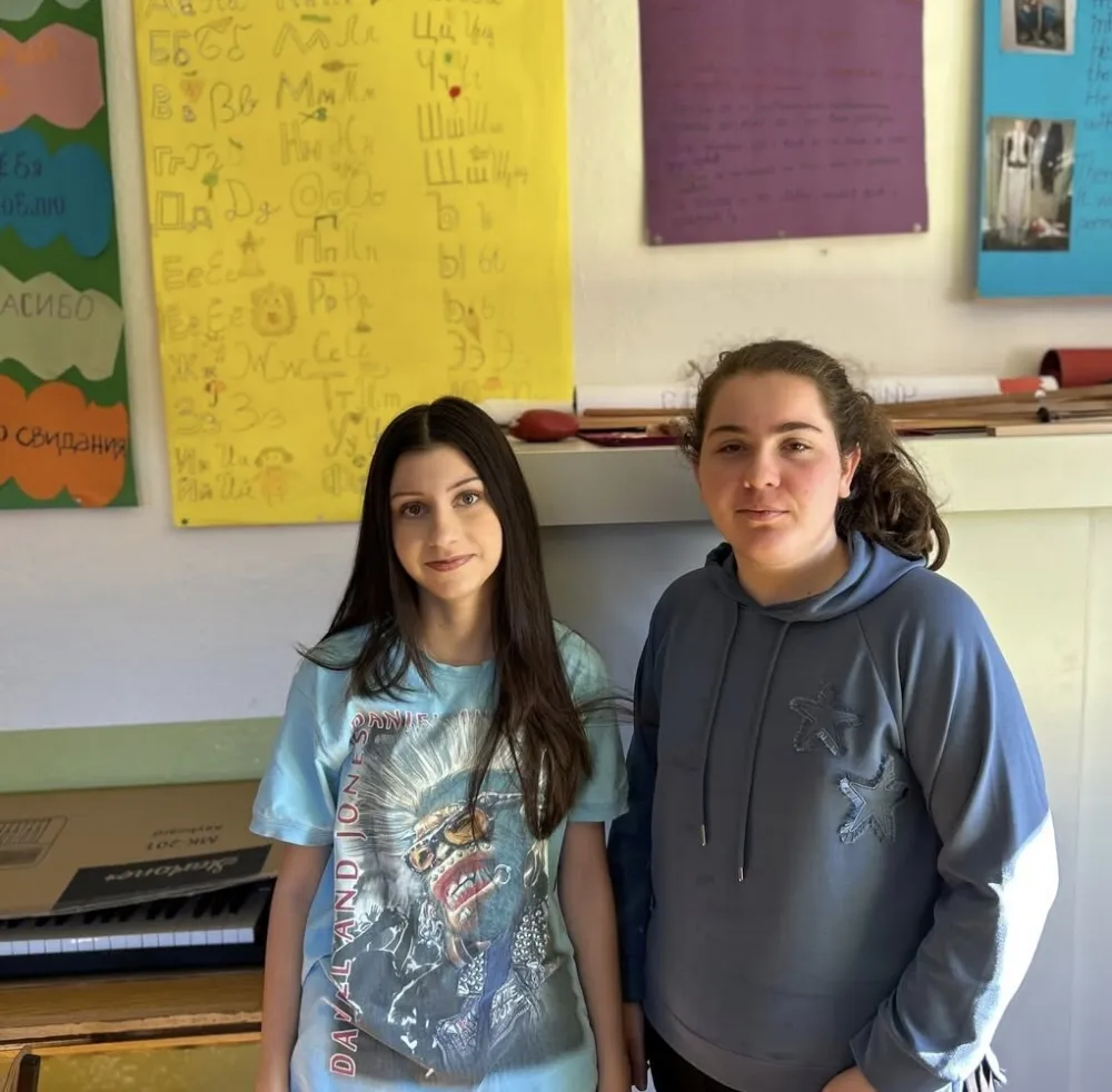 Zapažen uspjeh učenica O&Scaron; "Đoko Prelević" na takmičenju iz engleskog: Vida i Milica ponos &scaron;kole