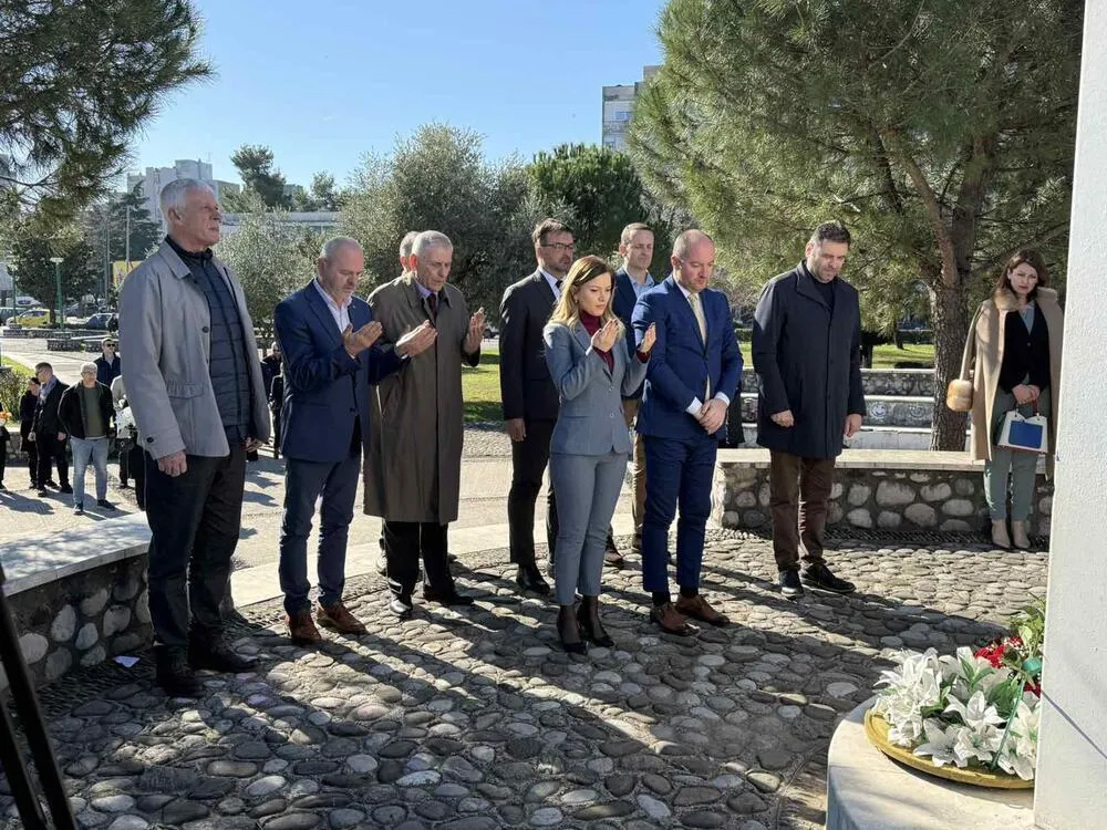 Sjećanje i vijenac za &Scaron;tpce