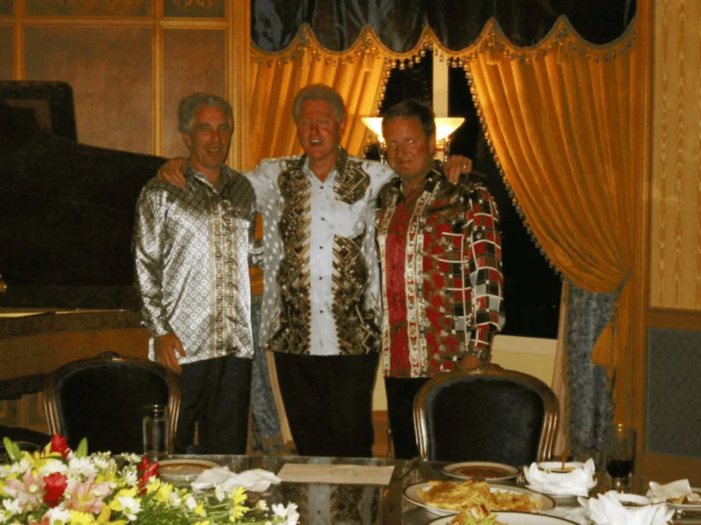 Saslu&scaron;anje Bila Klintona iza zatvorenih vrata: Biv&scaron;i predsjednik SAD o fotografijama sa Epstinom