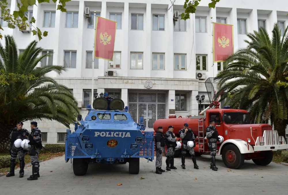 Planirana nabavka opreme za specijalne vojne i policijske jedinice: Za pet oklopnih vozila pet miliona