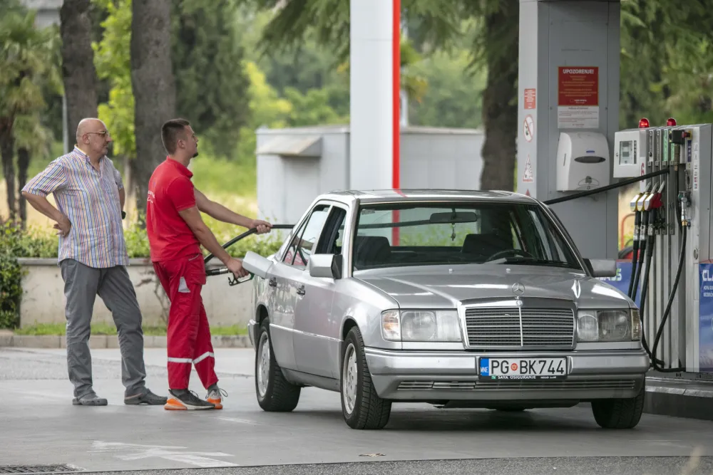 Preko naknade za gorivo od vozača država uzela 12,5 miliona eura