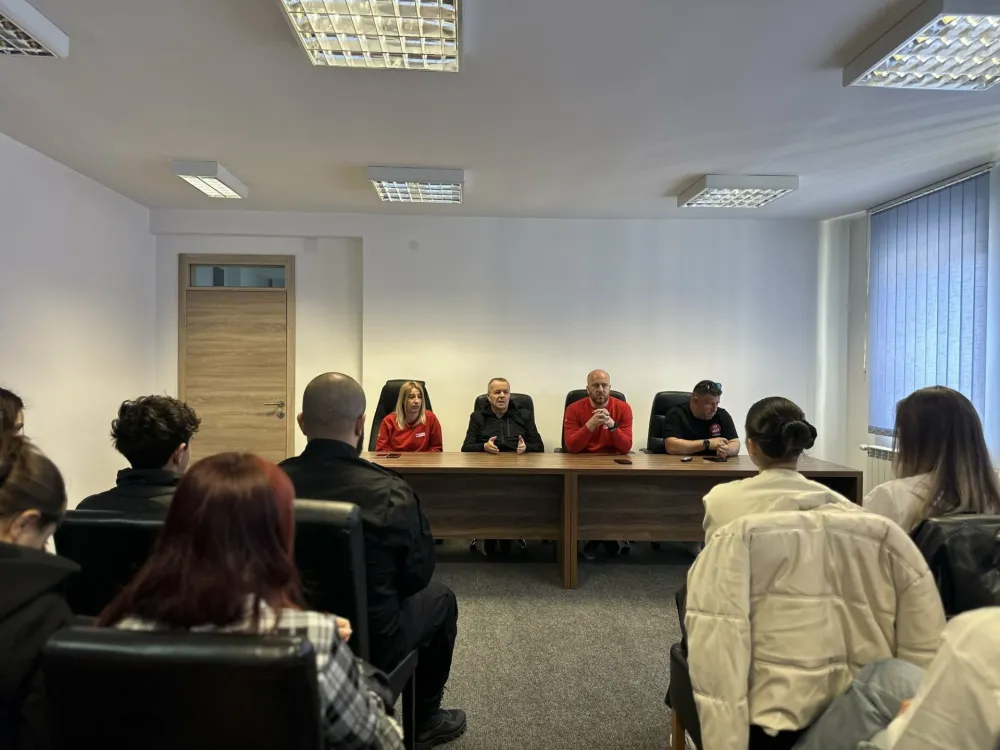 Bijelo Polje: U op&scaron;tinskom Crvenom krstu volonteri učili o značaju dru&scaron;tvene solidarnosti