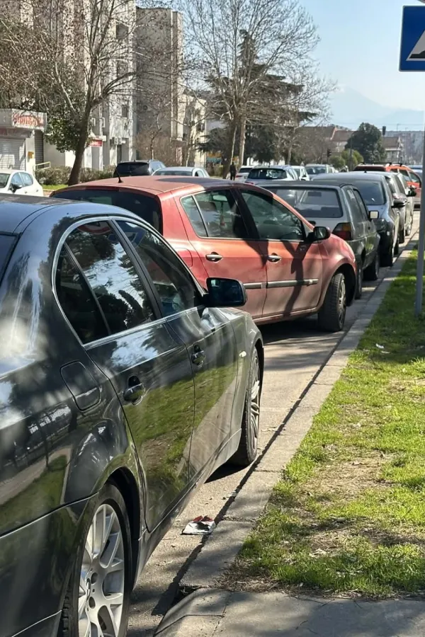 Inicijativa Pokreta Preokret: Kolaps na Zabjelu liječiti ukidanjem parkinga